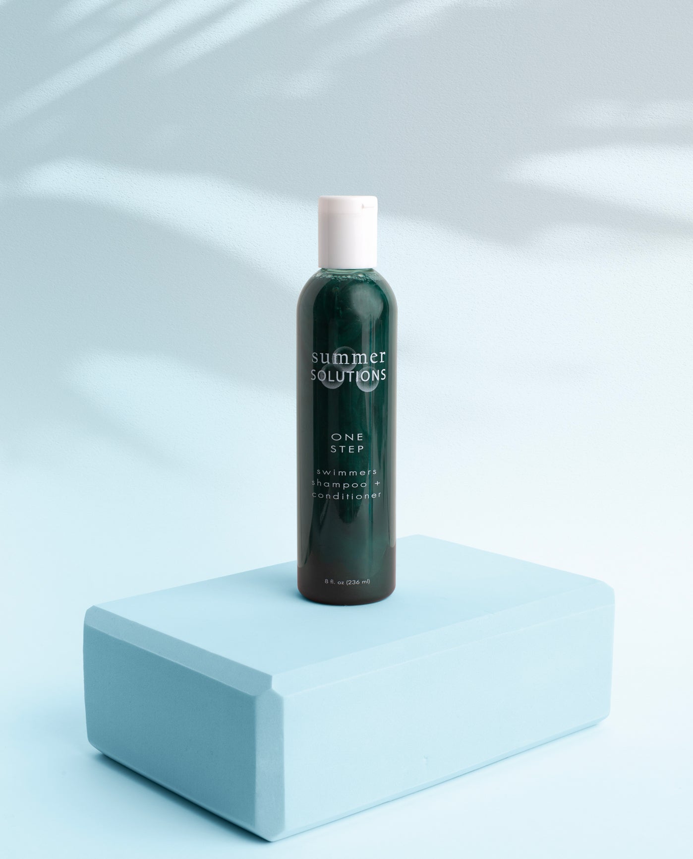 FRONT VIEW OF SUMMER SOLUTIONS ONE STEP SHAMPOO AND CONDITIONER | ACCESSORIES