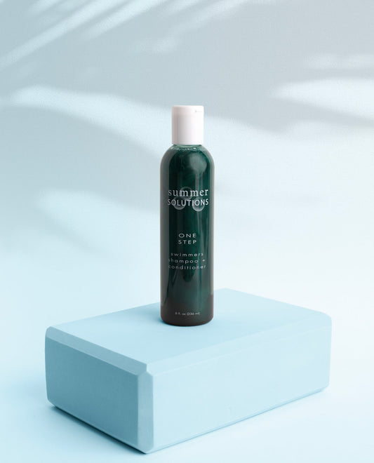 FRONT VIEW OF SUMMER SOLUTIONS ONE STEP SHAMPOO AND CONDITIONER | ACCESSORIES