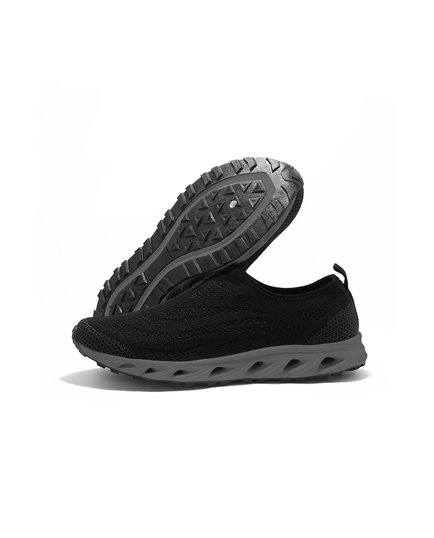 FRONT VIEW OF CHLORINE RESISTANT AQUAMORE COLOR BLOCK AQUA CRUISER MEN'S WATER SHOE | 112 AQM BLACK